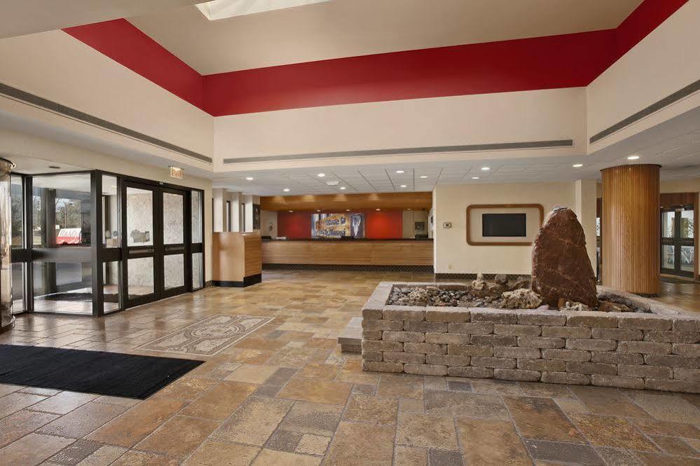 Howard Johnson Plaza Kansas City Hotel & Conference Center 外观 照片
